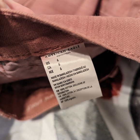 Size 6 NWT American Eagle Highest Rise Mom Shorts Pink - Picture 2 of 9
